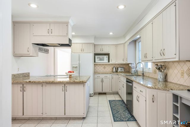 68 Longview Road, Monroe, CT 06468