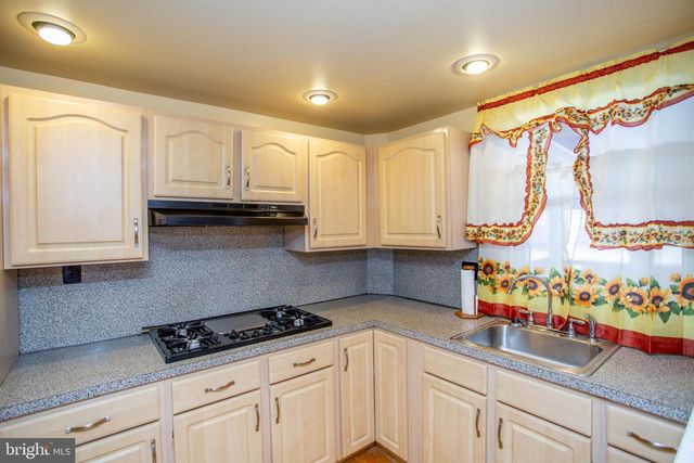 8617 RUGBY ST, Philadelphia, PA 19150