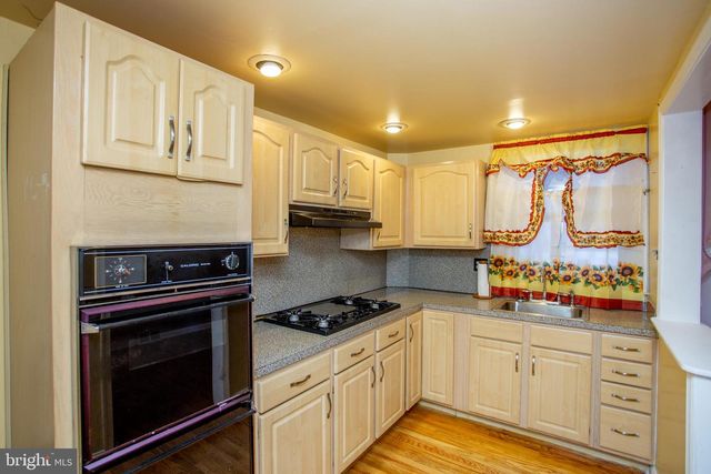 8617 RUGBY ST, Philadelphia, PA 19150