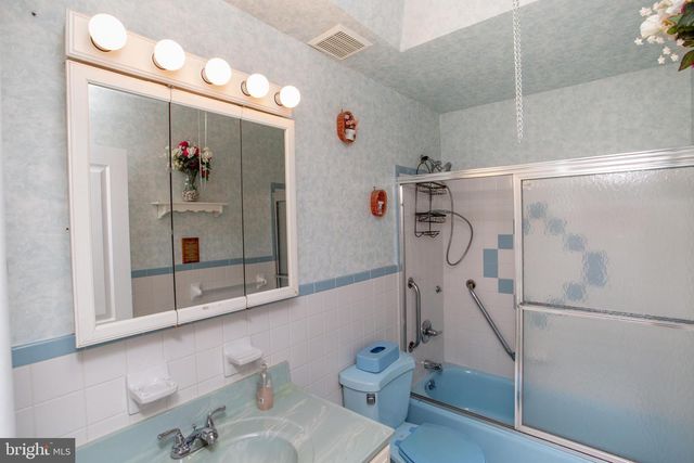 8617 RUGBY ST, Philadelphia, PA 19150