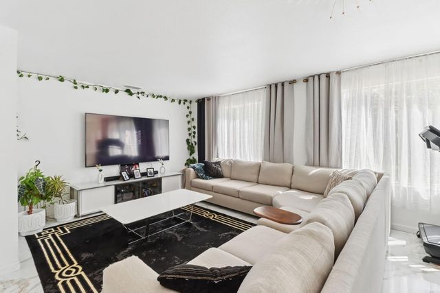 2960 Ottumwa Dr, Sacramento, CA 95835