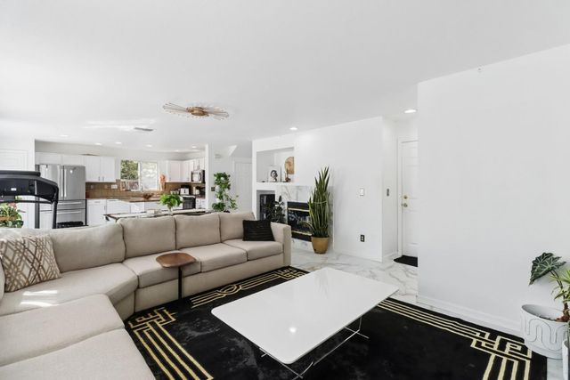 2960 Ottumwa Dr, Sacramento, CA 95835