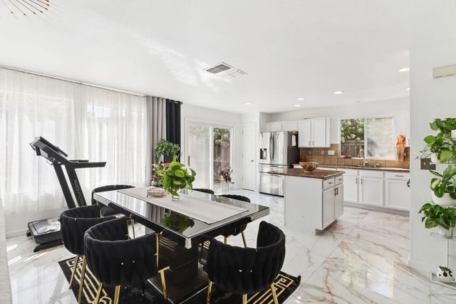 2960 Ottumwa Dr, Sacramento, CA 95835