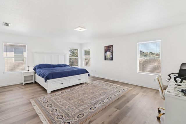 2960 Ottumwa Dr, Sacramento, CA 95835