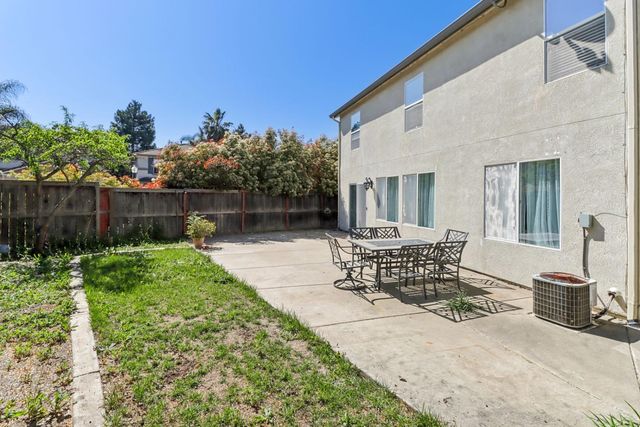 2960 Ottumwa Dr, Sacramento, CA 95835