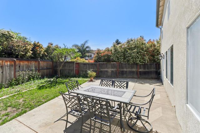 2960 Ottumwa Dr, Sacramento, CA 95835