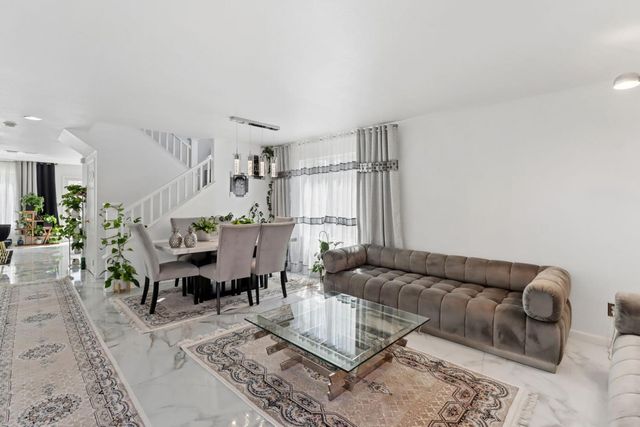 2960 Ottumwa Dr, Sacramento, CA 95835