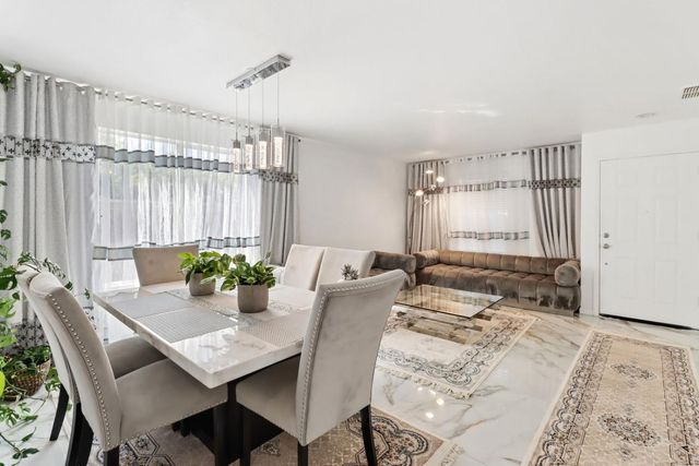 2960 Ottumwa Dr, Sacramento, CA 95835