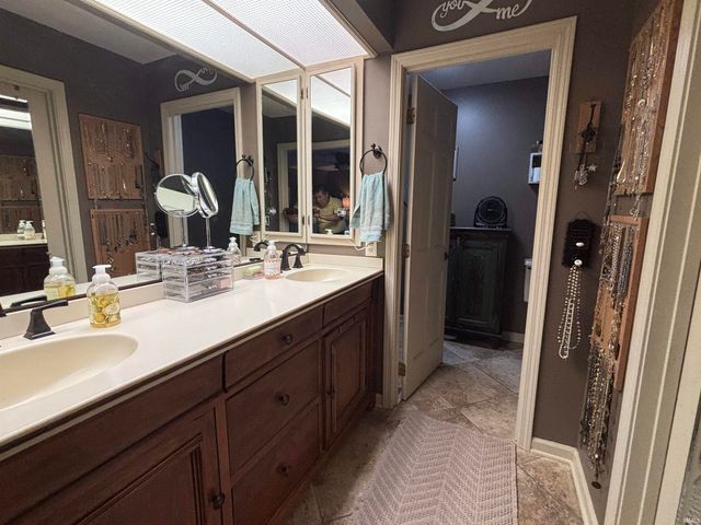 9512 CAMBERWELL Drive, Fort Wayne, IN 46804