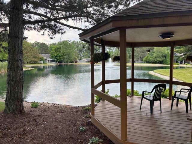 9512 CAMBERWELL Drive, Fort Wayne, IN 46804