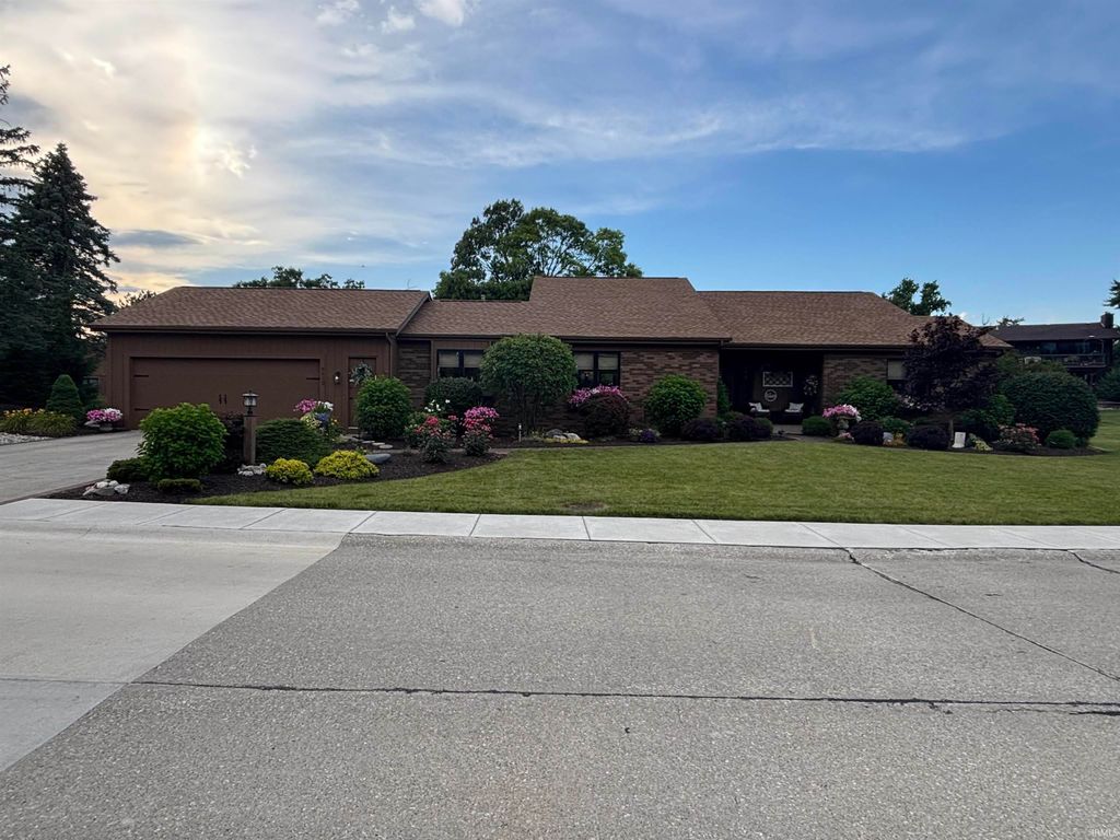 9512 CAMBERWELL Drive, Fort Wayne, IN 46804