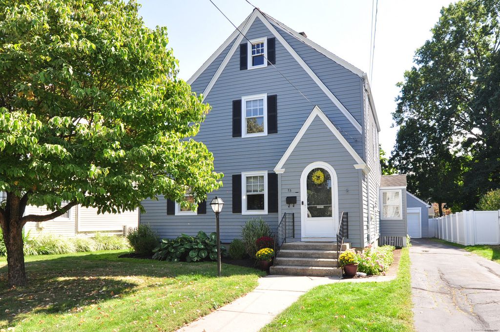 23 Dartmouth Avenue, West Hartford, CT 06110