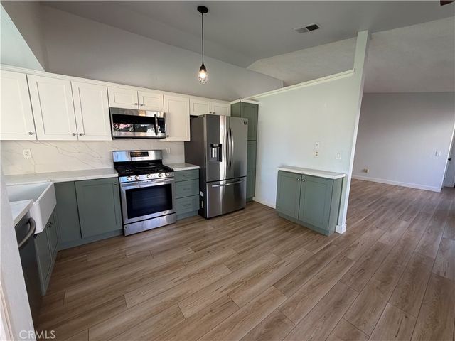 1873 Topeka, Colton, CA 92324