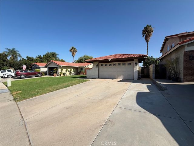 1873 Topeka, Colton, CA 92324