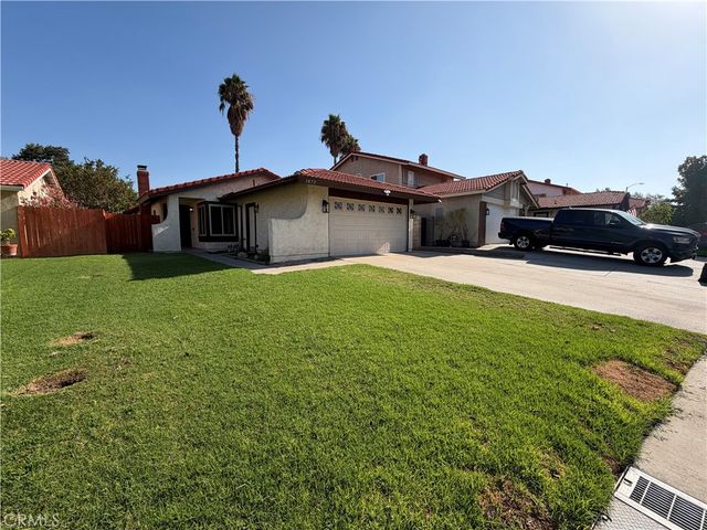 1873 Topeka, Colton, CA 92324