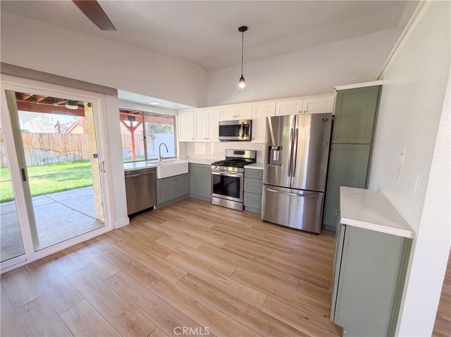 1873 Topeka, Colton, CA 92324