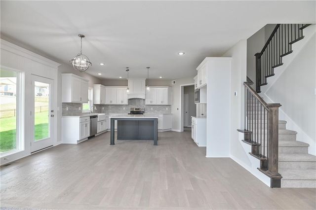 2761 W Park Street, Olathe, KS 66061