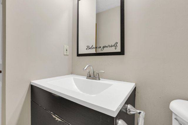 6064 Northbend Drive, Canal Winchester, OH 43110