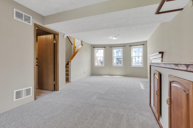 6064 Northbend Drive, Canal Winchester, OH 43110