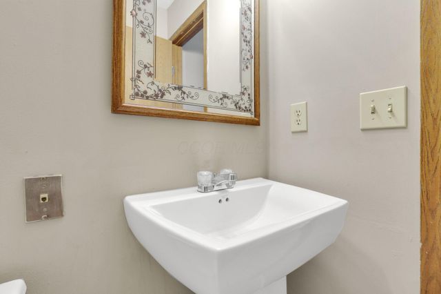 6064 Northbend Drive, Canal Winchester, OH 43110