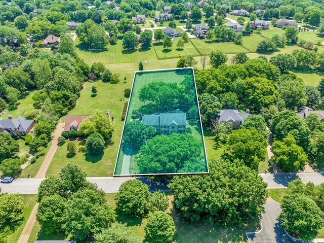 1620 Oakhall Dr, Brentwood, TN 37027