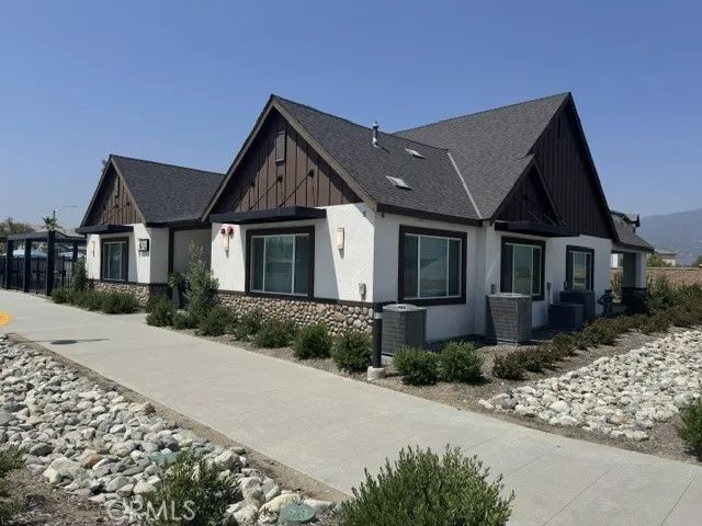 2464 Gunner Ridge, Rialto, CA 92377