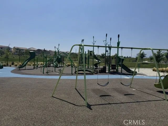 2464 Gunner Ridge, Rialto, CA 92377