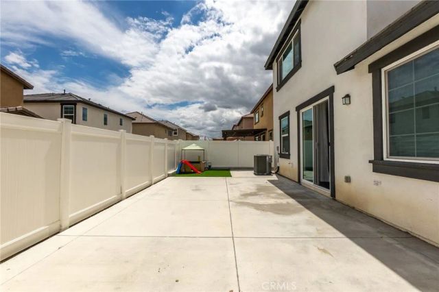 2464 Gunner Ridge, Rialto, CA 92377
