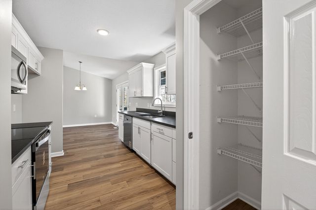 208 Frontier Dr, Grimsley, TN 38565