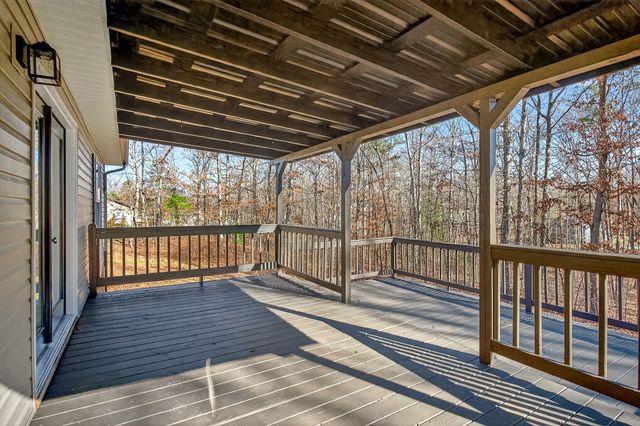 208 Frontier Dr, Grimsley, TN 38565