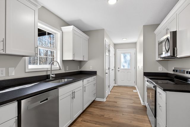 208 Frontier Dr, Grimsley, TN 38565