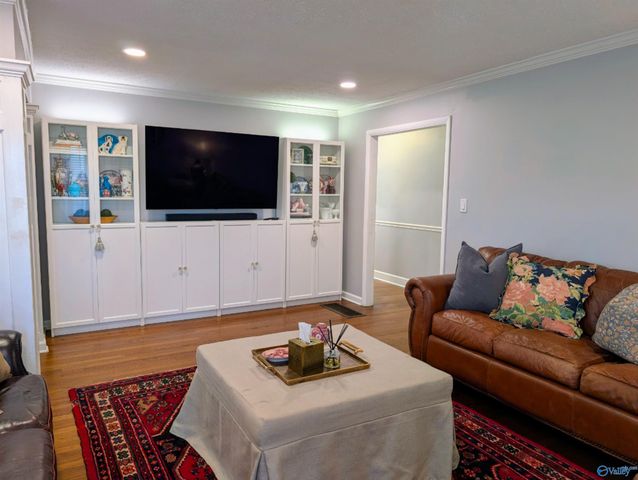 908 Fagan Springs Drive SE, Huntsville, AL 35801