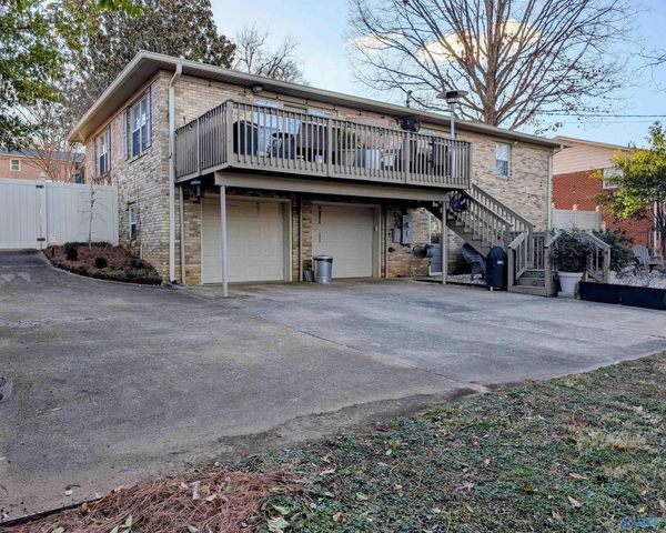 908 Fagan Springs Drive SE, Huntsville, AL 35801