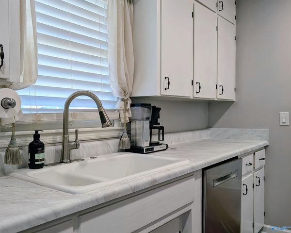 908 Fagan Springs Drive SE, Huntsville, AL 35801