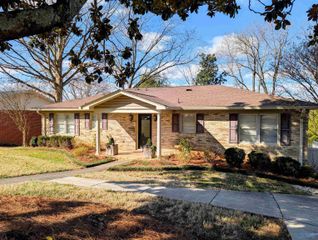 908 Fagan Springs Drive SE, Huntsville, AL 35801