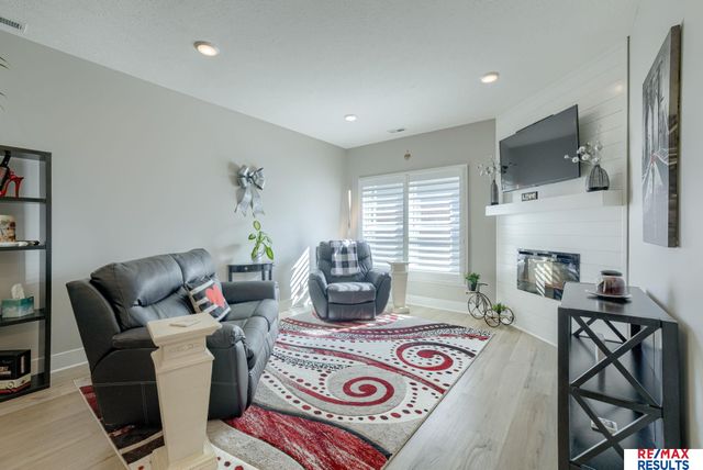 1903 S 7th Street, Omaha, NE 68108