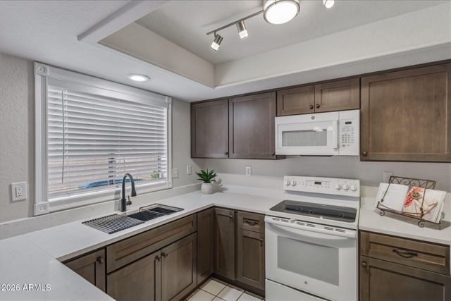 8058 W LAUREL Lane, Peoria, AZ 85345