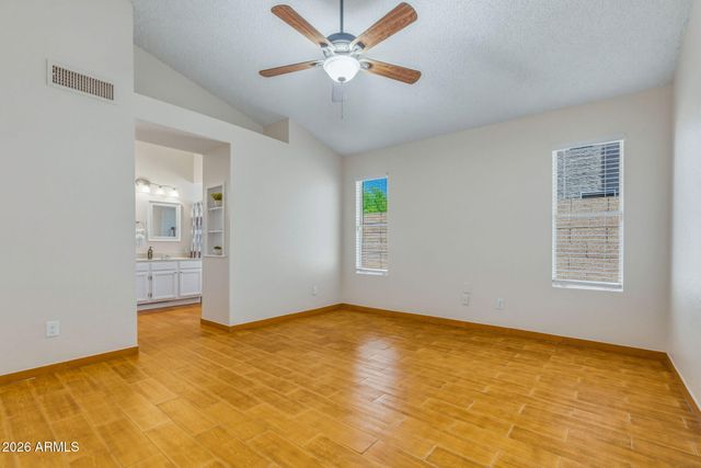 8058 W LAUREL Lane, Peoria, AZ 85345