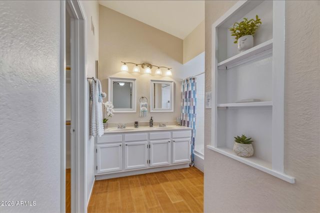 8058 W LAUREL Lane, Peoria, AZ 85345