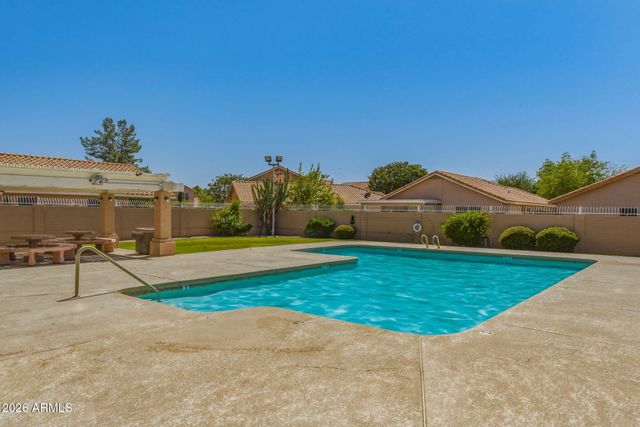 8058 W LAUREL Lane, Peoria, AZ 85345