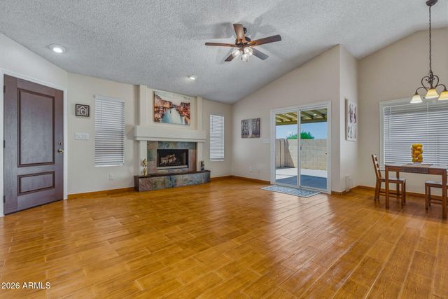 8058 W LAUREL Lane, Peoria, AZ 85345