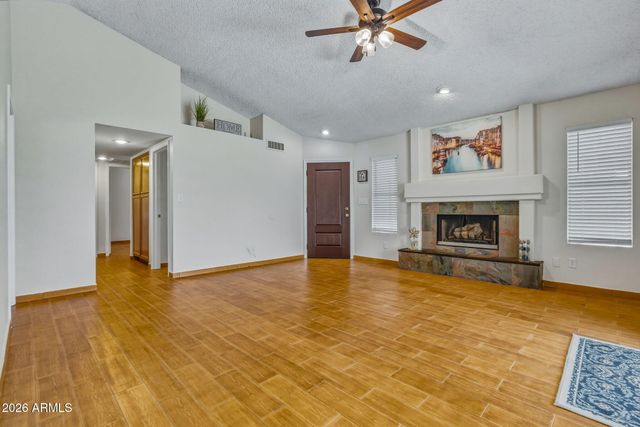 8058 W LAUREL Lane, Peoria, AZ 85345