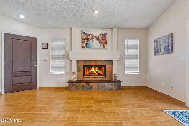 8058 W LAUREL Lane, Peoria, AZ 85345