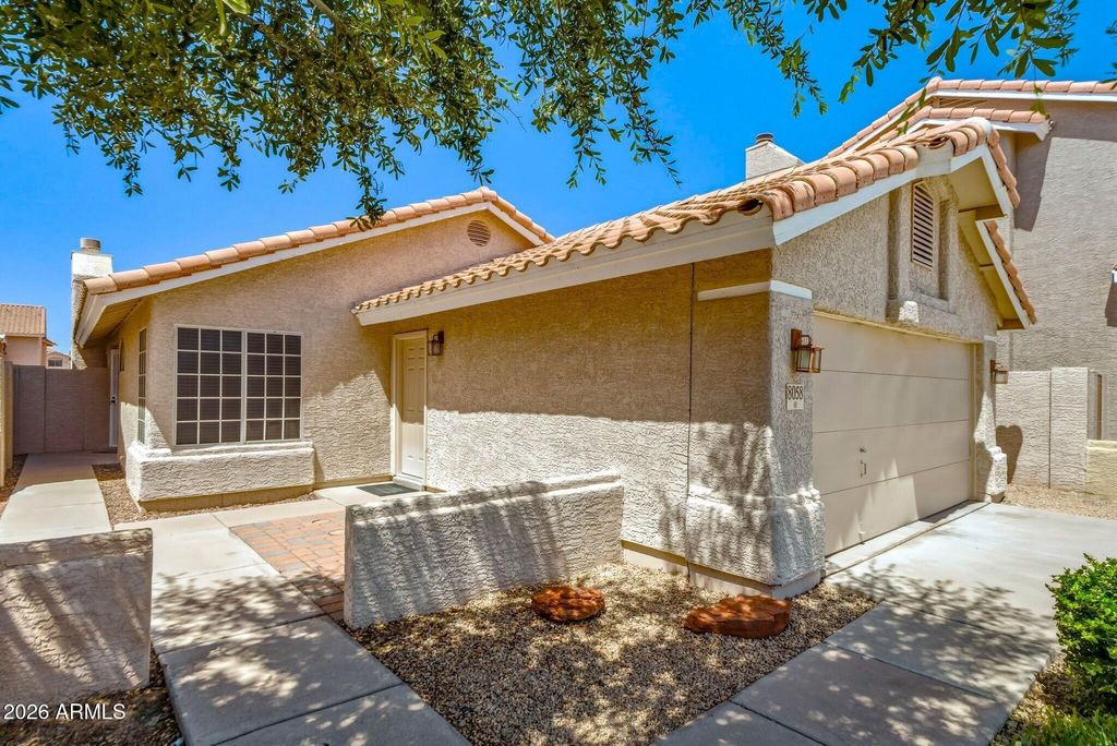8058 W LAUREL Lane, Peoria, AZ 85345 — photo 2