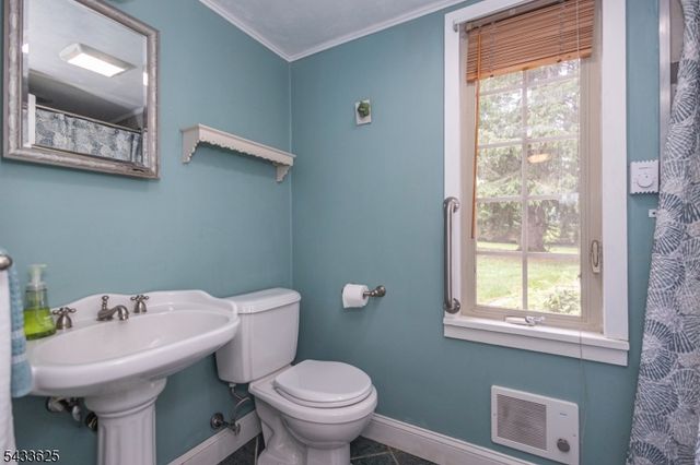 449 Stamets Rd, Holland Twp., NJ 08848