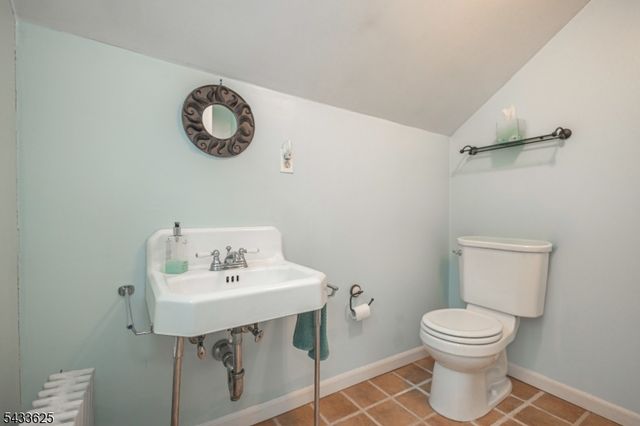 449 Stamets Rd, Holland Twp., NJ 08848