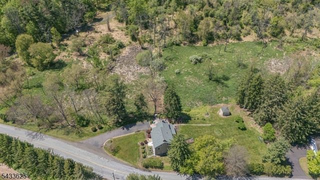 449 Stamets Rd, Holland Twp., NJ 08848