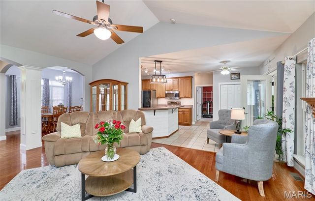 60 Lake Lawrence Lane, Troy, MO 63379