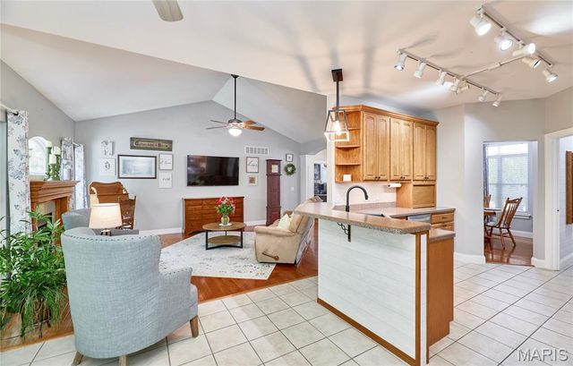60 Lake Lawrence Lane, Troy, MO 63379