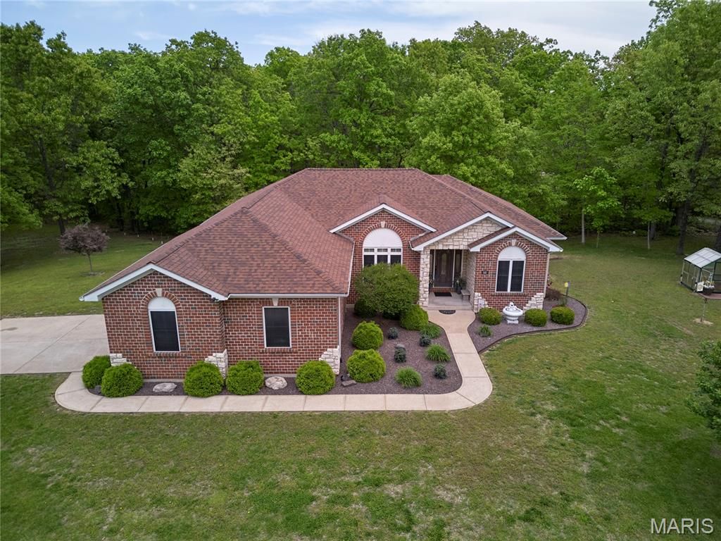 60 Lake Lawrence Lane, Troy, MO 63379